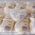 母乳含袋總重約:2300G