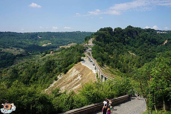 義法13日(Civita di Bagnoregio)