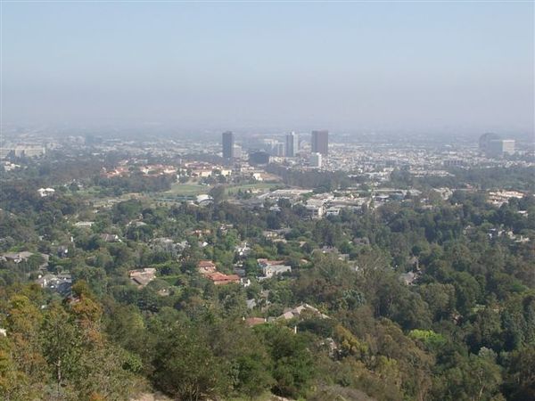 蓋帝中心遠眺洛杉磯市區