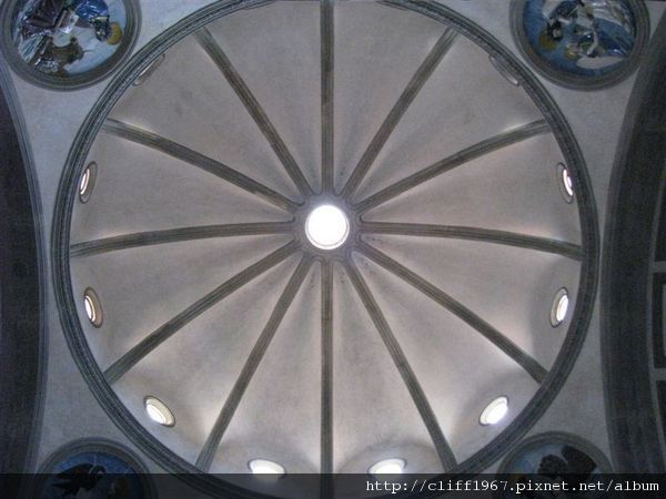 布魯內列斯基設計的帕齊禮拜堂