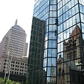 約翰漢考克大樓(倒映著三一教堂)