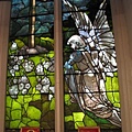 三一及聖菲利普大主教教堂內部彩繪玻璃