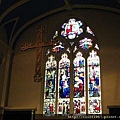 三一及聖菲利普大主教教堂內部彩繪玻璃