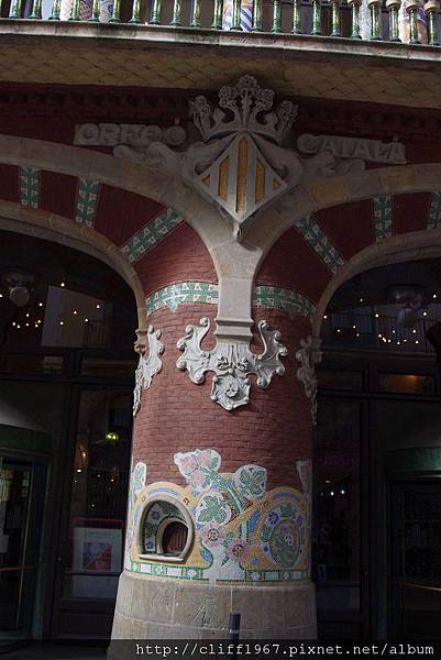 加泰隆尼亞音樂廳--多明尼克的不朽巨作