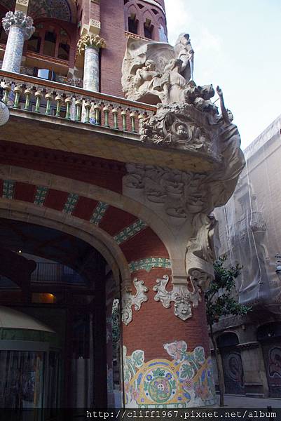 加泰隆尼亞音樂廳--多明尼克的不朽巨作