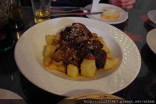 哥多華的名菜--燉牛尾