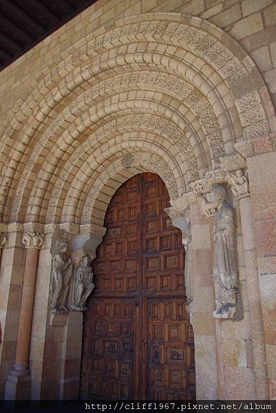 聖文生教堂Basilica de los Santos Hermanos Mártires, Vicente, Sabina y Cristeta