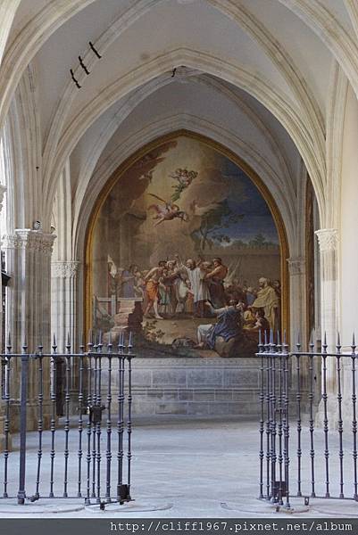 大主教教堂迴廊側的濕壁畫