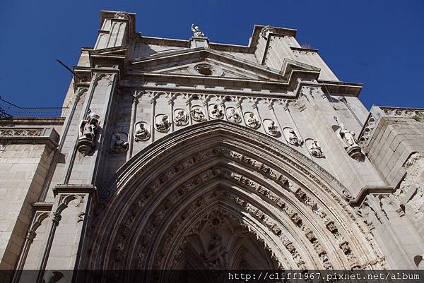 大主教教堂新門（Puerta de los Leones)