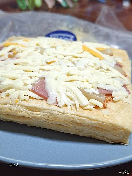 QUIKE PIZZA貴客披薩獨家醬料新鮮食材餅皮選擇多，家