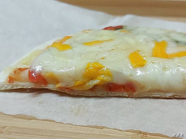 QUIKE PIZZA貴客披薩獨家醬料新鮮食材餅皮選擇多，家