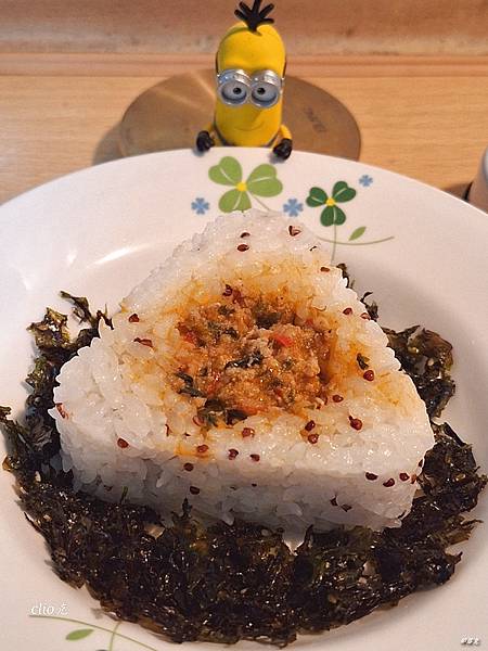 喜生食品新產品三角飯糰，快速微波即食的宅配米漢堡真方便