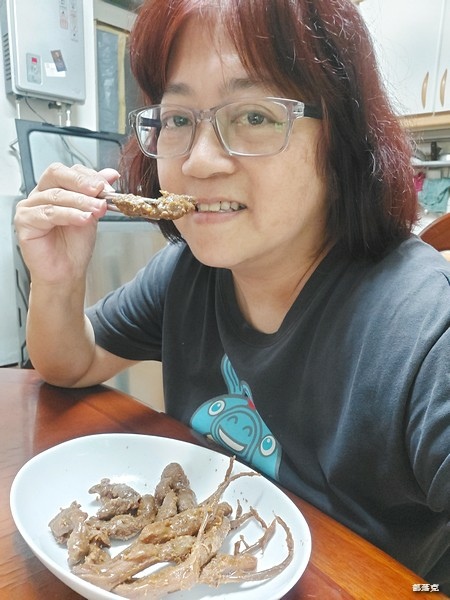 黑竹園堅持用40年的老滷汁製作出芳香四溢滋味難忘的好吃滷味（