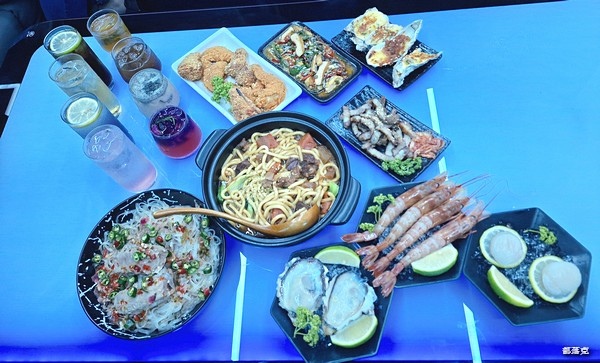 海神弄局餐酒吧板橋旗艦店3小時無限暢飲+包廂歡唱3小時等