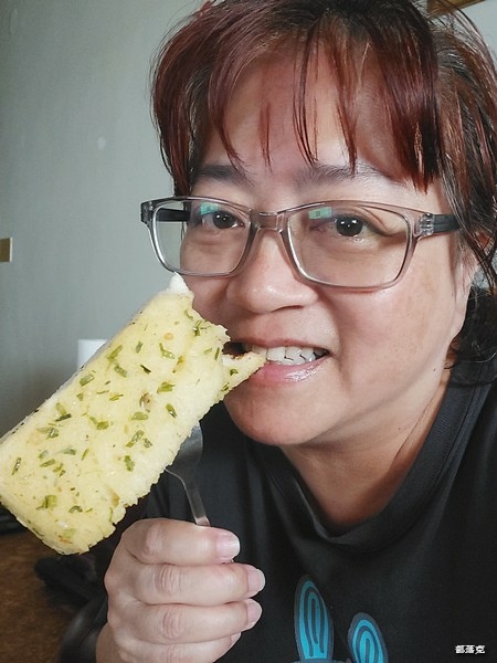 蛋就醬時尚輕食限定垂涎含淚香蒜奶油金磚，香濃酥柔讓我愛不