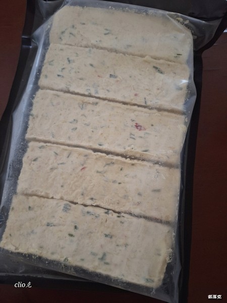 蛋就醬時尚輕食限定垂涎含淚香蒜奶油金磚，香濃酥柔讓我愛不