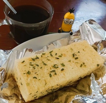 蛋就醬時尚輕食限定垂涎含淚香蒜奶油金磚，香濃酥柔讓我愛不
