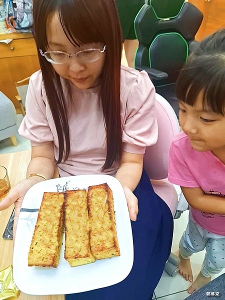 蛋就醬時尚輕食限定垂涎含淚香蒜奶油金磚，香濃酥柔讓我愛不