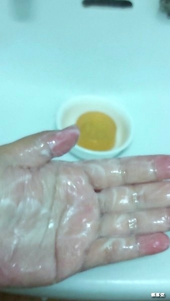 紅豆杉潔淨皂，24K純金箔，保濕、提亮、細緻，洗臉、卸妝、全