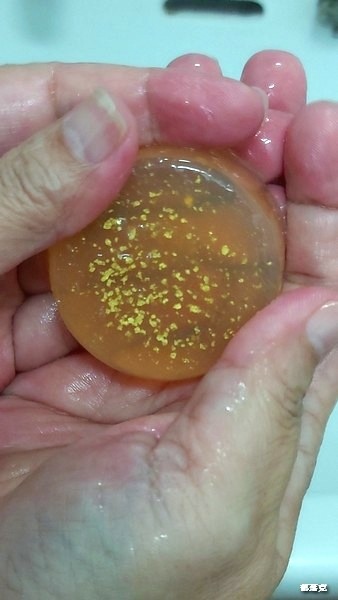 紅豆杉潔淨皂，24K純金箔，保濕、提亮、細緻，洗臉、卸妝、全