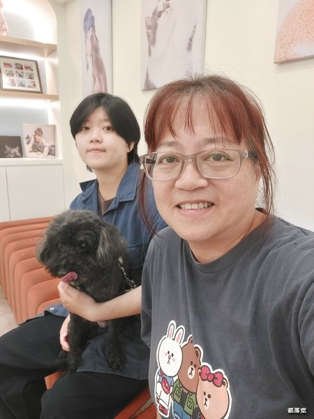 咕少拍出＂心＂高度，星期四吃紅蘿蔔寵物攝影，專業有看頭