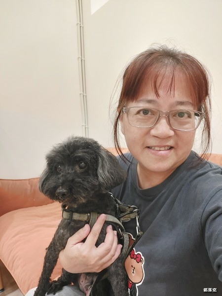 咕少拍出＂心＂高度，星期四吃紅蘿蔔寵物攝影，專業有看頭