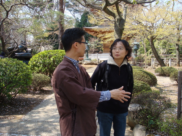 龜屋芝崎小老闆細心介紹