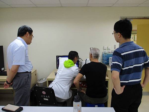 1006外國人_171009_0007 (800x600).jpg