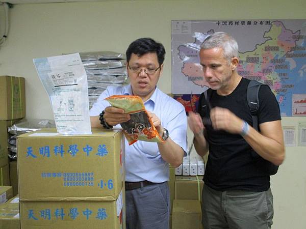 1006外國人_171009_0003 (800x600).jpg