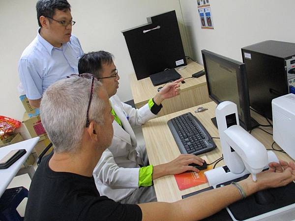 1006外國人_171009_0013 (800x600).jpg