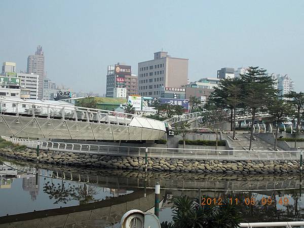 2012.11.左營-愛河之心1.JPG