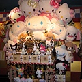 HELLO KITTY樂園娃娃擺設再照