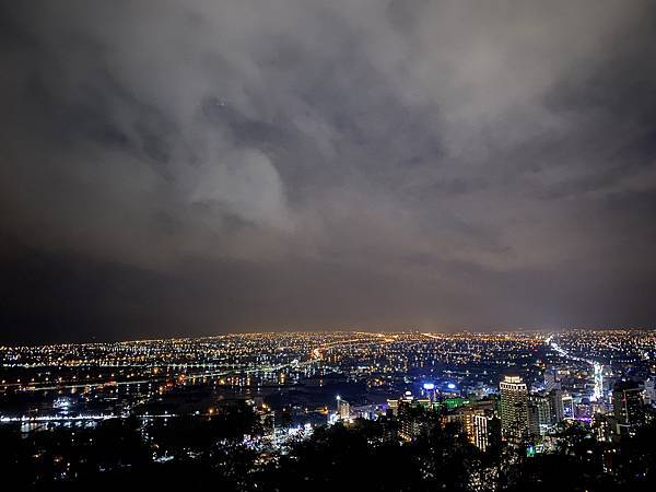 宜蘭景點｜空ㄟ農場，看遍整個礁溪的千萬夜景