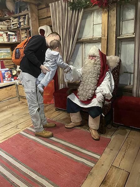 芬蘭聖誕樂園 / 全世界唯一一個在地下隧道的北極圈線 (含影