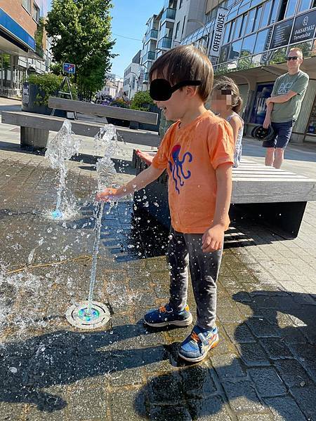 葡萄乾莫名其妙就會英語了