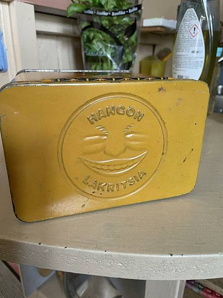 甘草糖罐上面的黑人