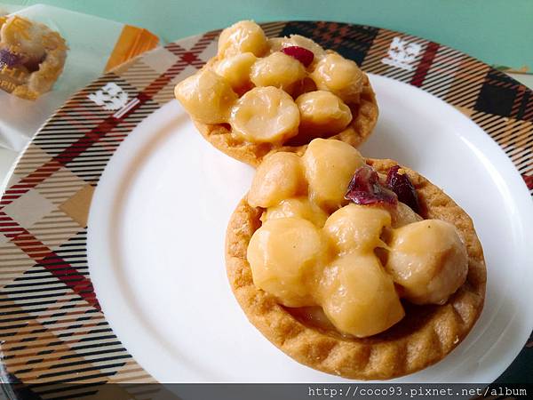 名坂奇洋菓子的店-原味夏威夷豆塔綜合杏仁摩納卡 (7).jpg