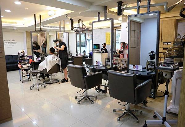 209 HAIR STYLIST 三民店 (10).jpg