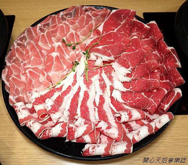 肉多多火鍋-忠孝後山埤店 (2).jpg