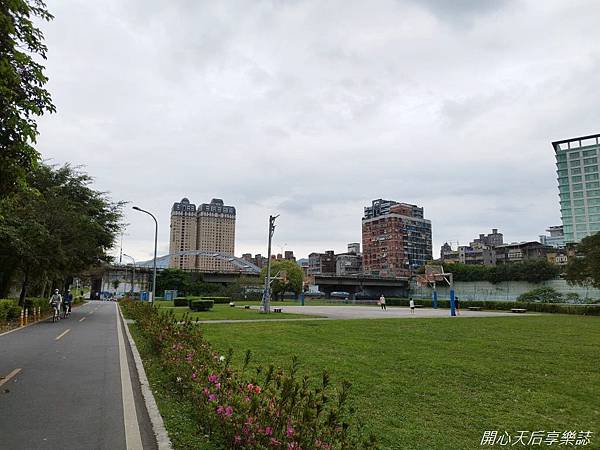 新店溪河濱自行車道 (19).jpg