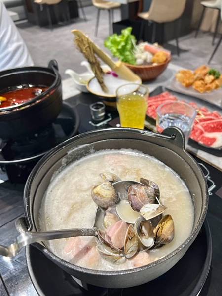 網美風質感鍋物也是寵物友善餐廳桃園藝文特區美食推薦玖圍鍋 網美風質感鍋物也是寵物友善餐廳桃園藝文特區美食推薦玖圍鍋