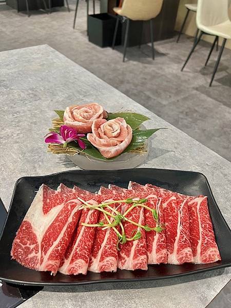 網美風質感鍋物也是寵物友善餐廳桃園藝文特區美食推薦玖圍鍋 網美風質感鍋物也是寵物友善餐廳桃園藝文特區美食推薦玖圍鍋