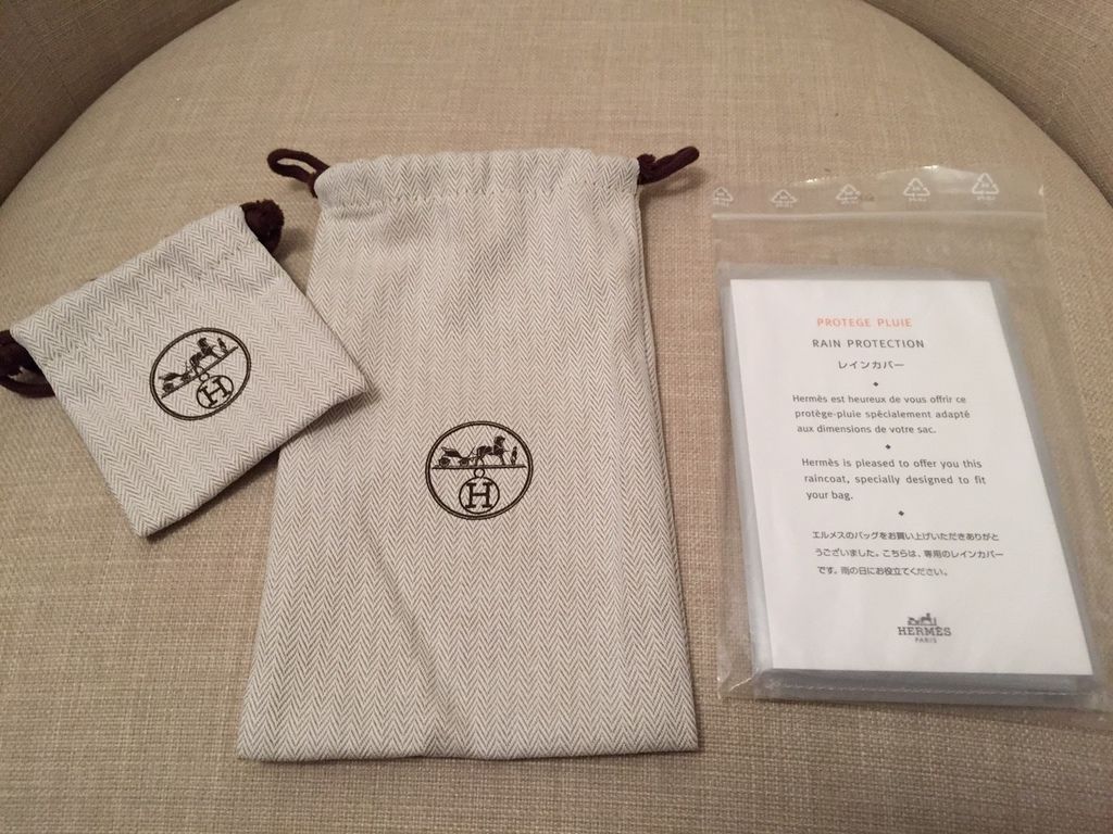 凱莉32黑金 白椅_6736 凱莉32黑金 白椅_6736