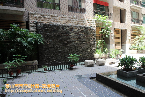 泰山可可亞2社區 環境照片 中庭瀑布牆 風水壁 Jpg Cocoya2 的相簿 痞客邦