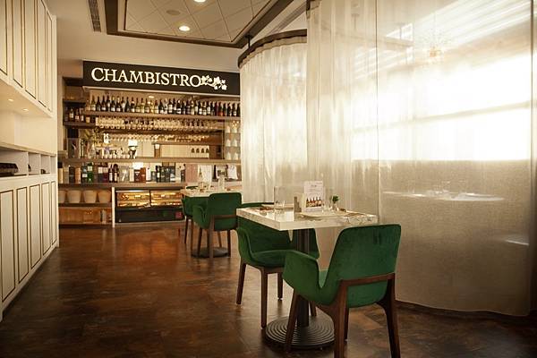 享香檳以另類VIP招待所進駐新光三越A9六樓