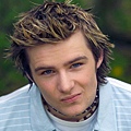 McFly-Harry-鼓手-8.jpg