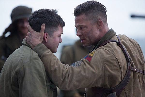 fury-logan-lerman-brad-pitt-4-869x580.jpg