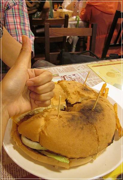 Huge Burger 巨無霸漢堡 (15)