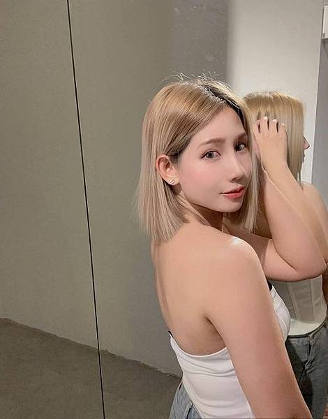 板碰按摩·府中按摩~很多按摩服可以找服 有黑