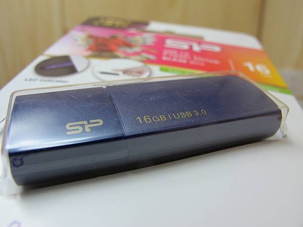 廣穎16G USB3.0隨身碟 (2).JPG